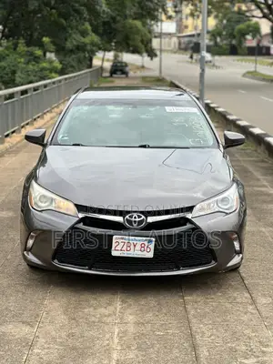 Toyota Camry SE 4dr Sedan (2.5L 4cyl 6A) 2015 Gray