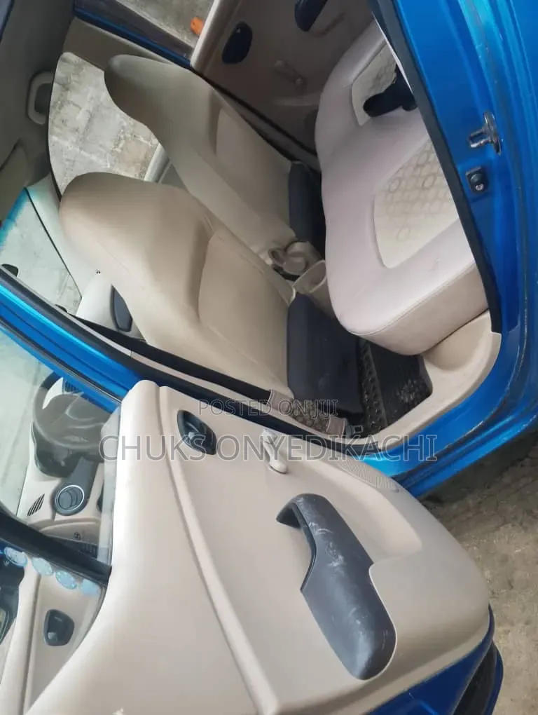 Hyundai H-100 2004 Blue