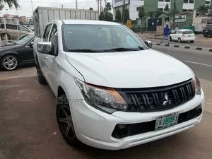 Mitsubishi L200 2019 White