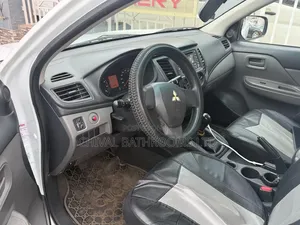Mitsubishi L200 2019 White