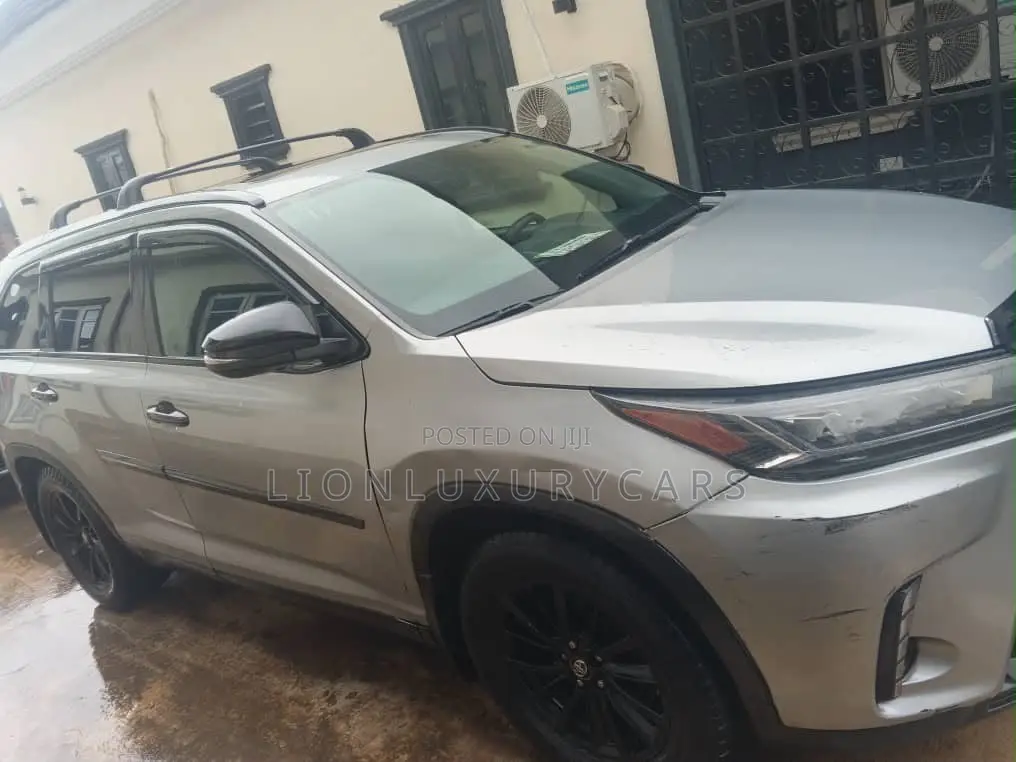Toyota Highlander 2019 Silver