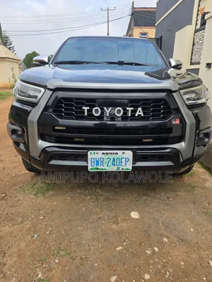 Toyota Hilux 2012 Black