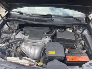 Toyota Camry XLE 4dr Sedan (2.5L 4cyl 6A) 2013 Gray