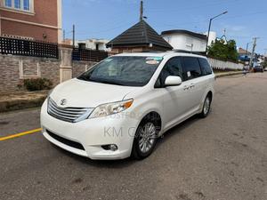 Toyota Sienna 2016 White