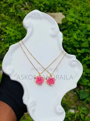 Flower Pendant Necklace
