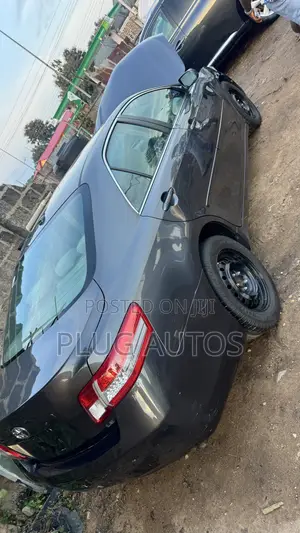 Toyota Camry LE 4dr Sedan (2.5L 4cyl 6AM) 2010 Gray