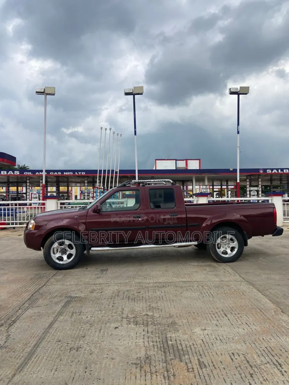 Nissan Frontier 2002 Red