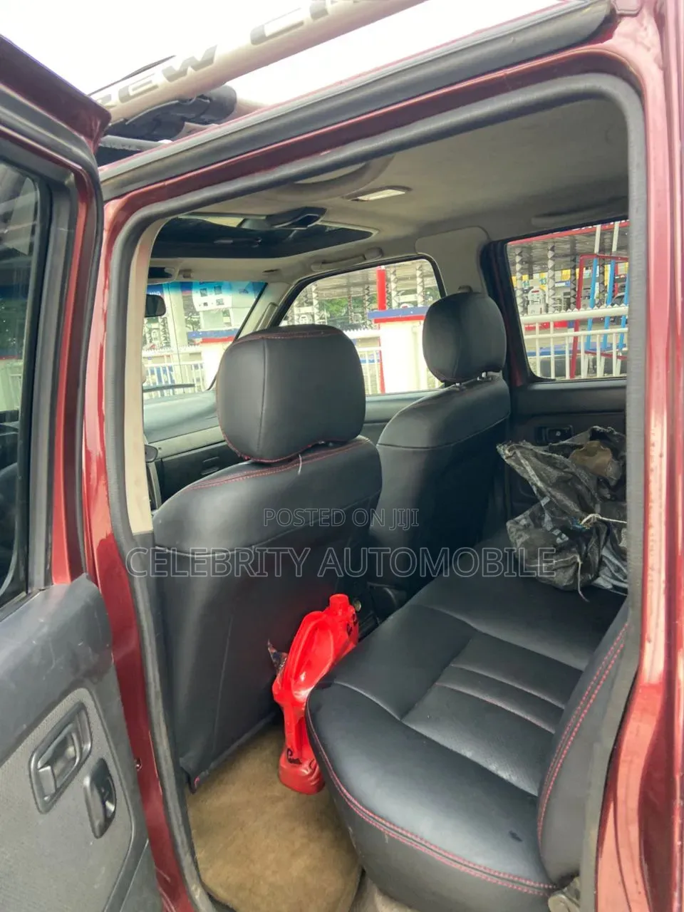 Nissan Frontier 2002 Red
