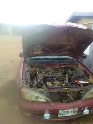 Nissan Primera Wagon 2001 Pink