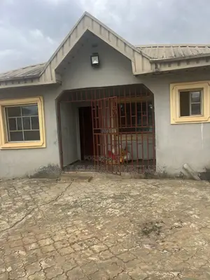 3bdrm Block of Flats in Goshen Estate Back, Ado-Odo/Ota for rent