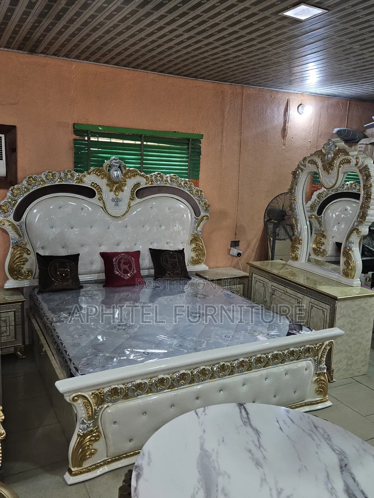 Queens Bed