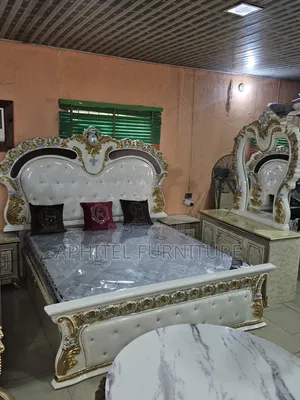 Queens Bed