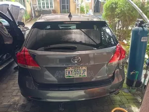 Toyota Venza 2010 Gold
