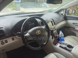 Toyota Venza 2010 Gold