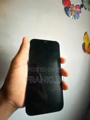 Apple iPhone 12 64 GB Black