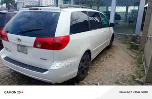 Toyota Sienna 2006 White