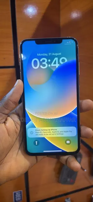 Apple iPhone XR 64 GB Red