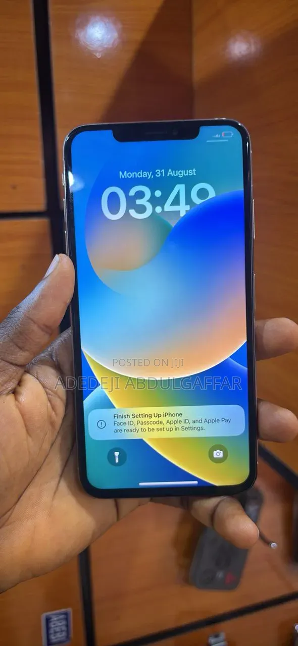 Apple iPhone XR 64 GB Red
