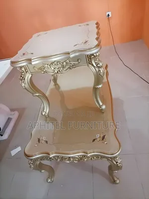 Royal Center Table