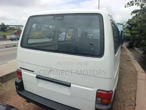 Volkswagen Transporter 2003 White