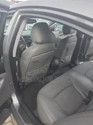 Hyundai Sonata SE Sedan FWD (2.4L 4cyl 6A) 2013 Gray