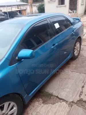 Toyota Corolla 2010 Blue