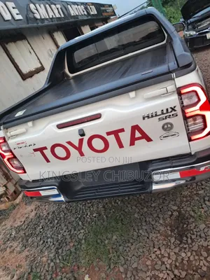 Toyota Hilux 2020 White