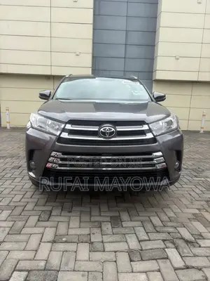 Toyota Highlander Limited 4dr SUV AWD (3.5L 6cyl 6A) 2015 Silver