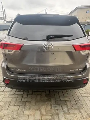 Toyota Highlander Limited 4dr SUV AWD (3.5L 6cyl 6A) 2015 Silver