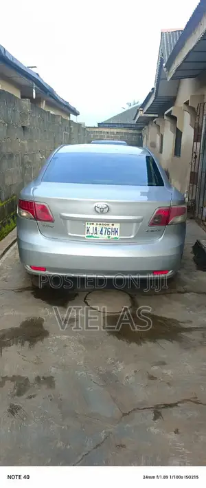Toyota Avensis 2011 Silver