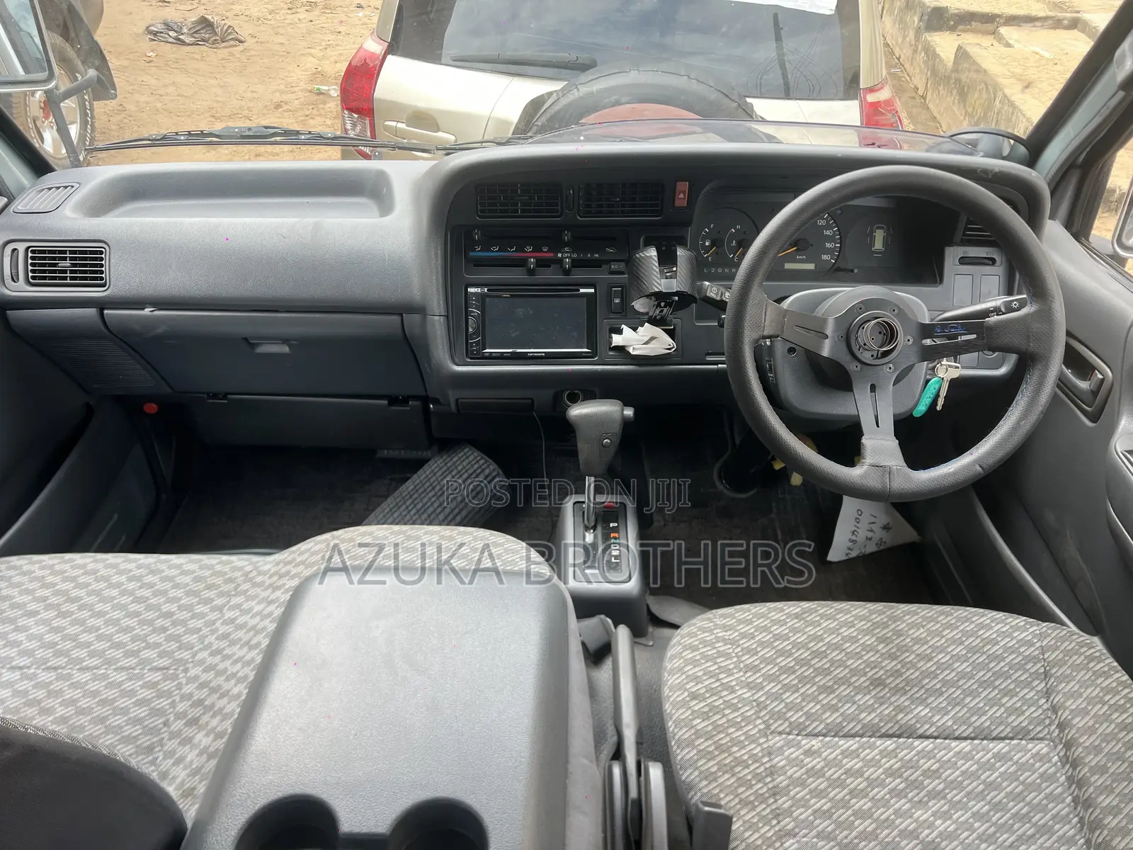 Toyota HiAce 1999 Grey