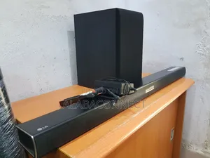 300w LG Soundbar SH4 With Its Wireless Subwoofer