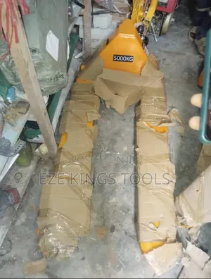 Heavy-Duty Yellow 5000kg (5-Ton) Hydraulic Hand Pallet Truck,