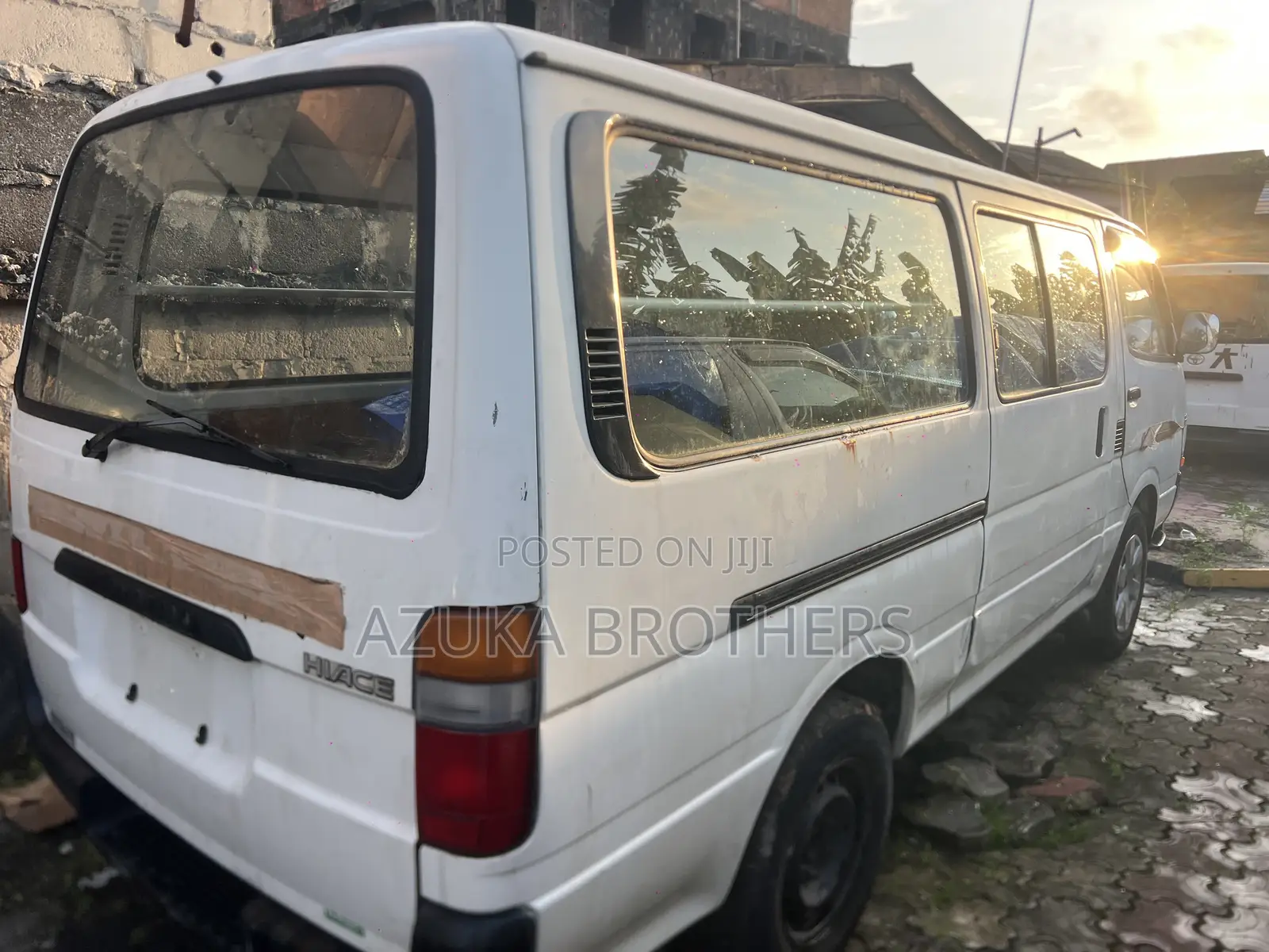Toyota HiAce 1999 White