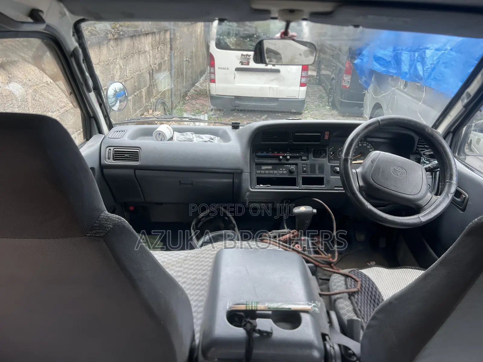Toyota HiAce 1999 White