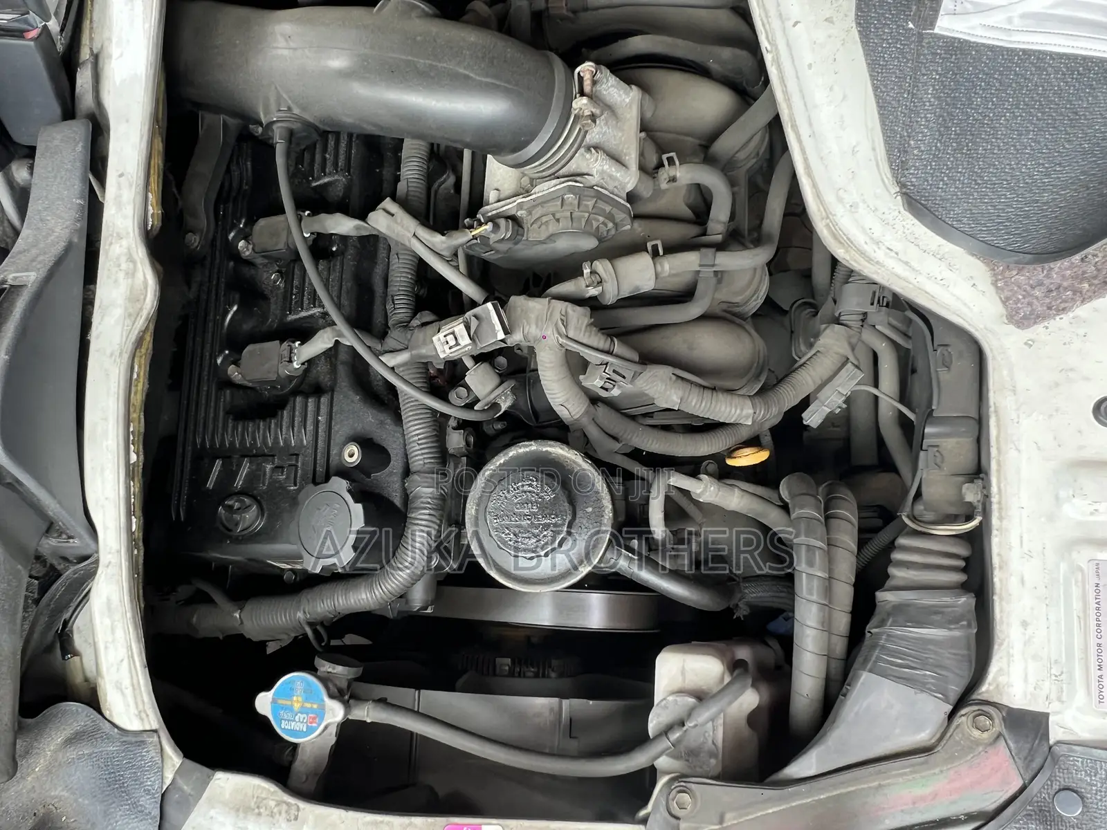 Toyota HiAce 1999 White