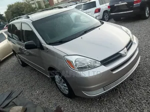 Toyota Sienna 2005 Silver