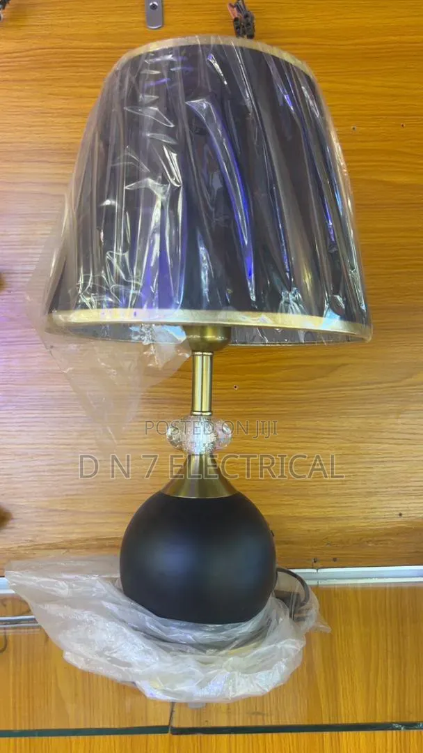 Luxury Black & Gold Table Lamp