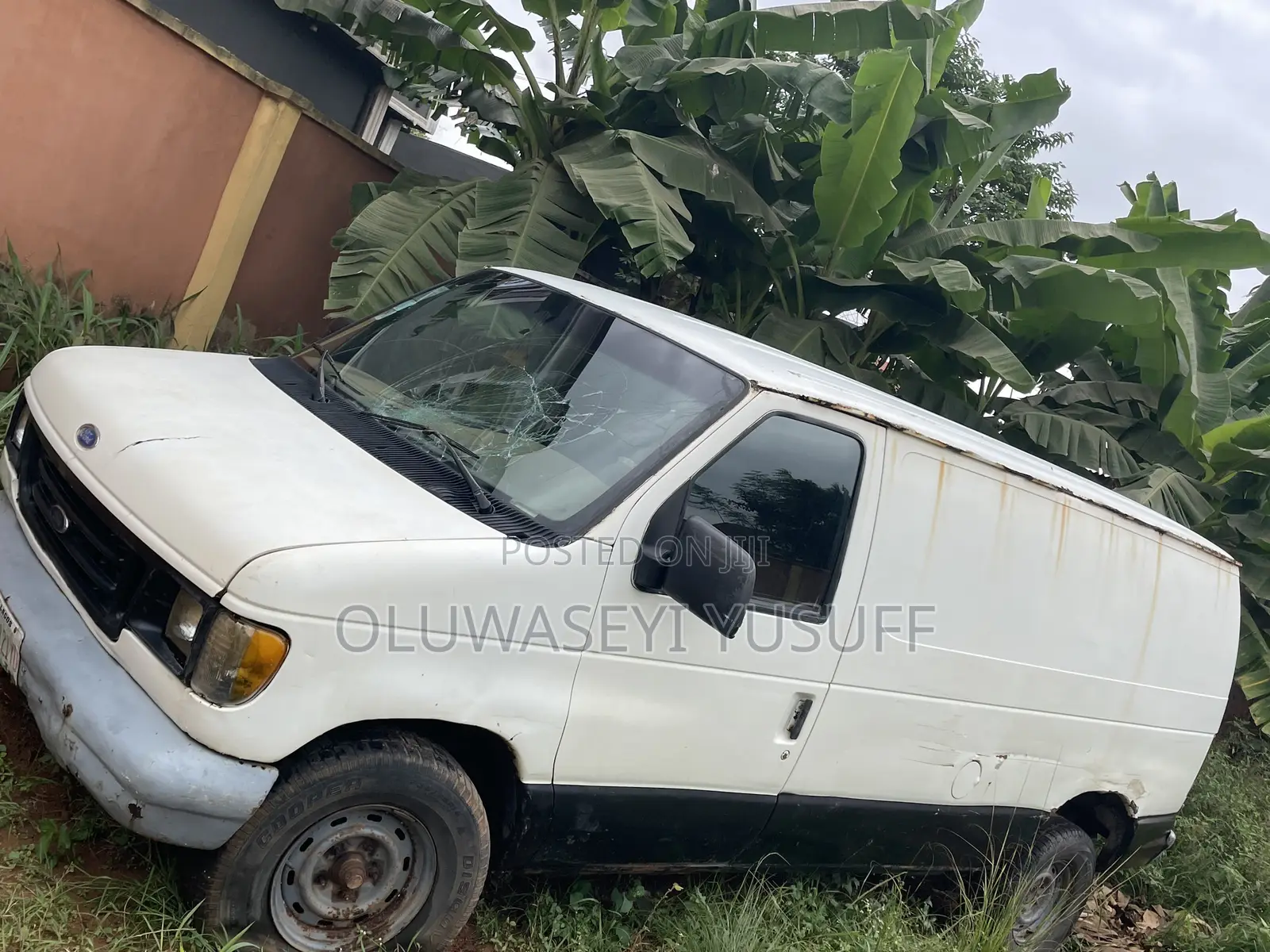Ford E250 1995 White