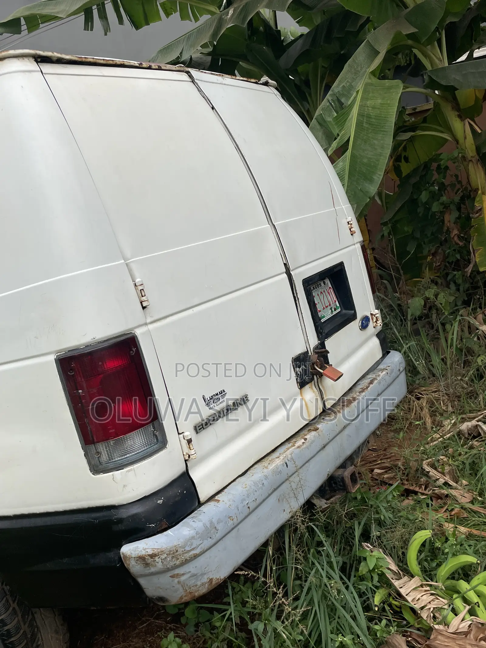 Ford E250 1995 White