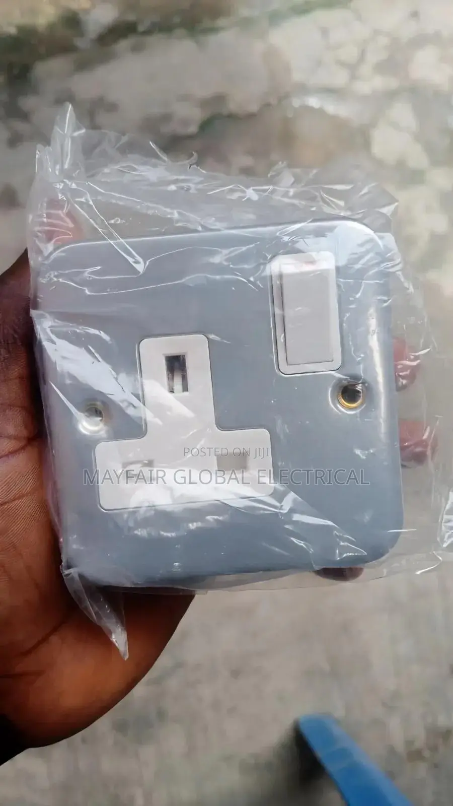 Standard 13A Metal Clad Single Switched Wall Socket