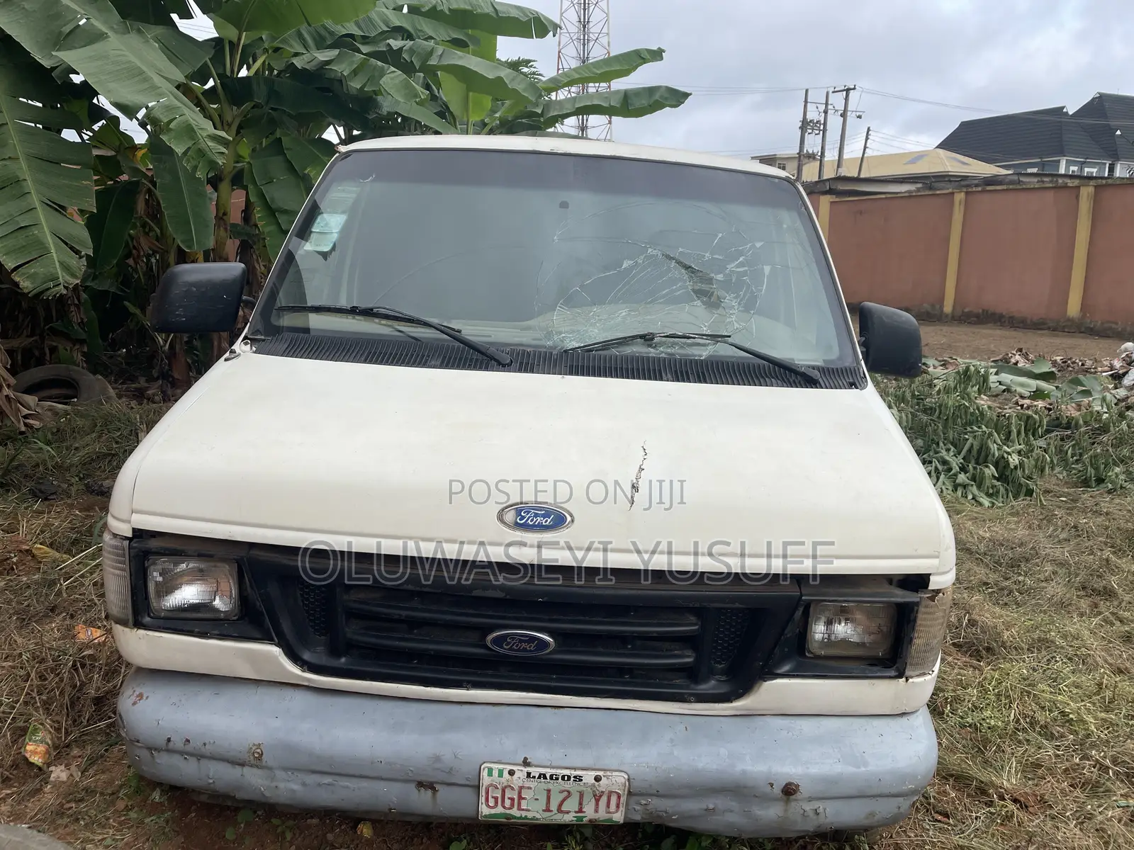 Ford E250 1995 White