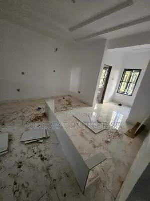 5bdrm Townhouse / Terrace in Private, Gaduwa for rent