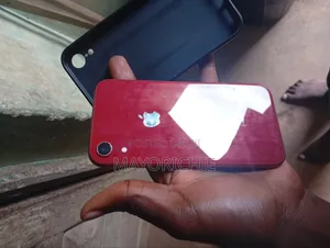 Apple iPhone XR 64 GB Red