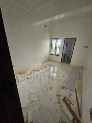 5bdrm Townhouse / Terrace in Private, Gaduwa for rent