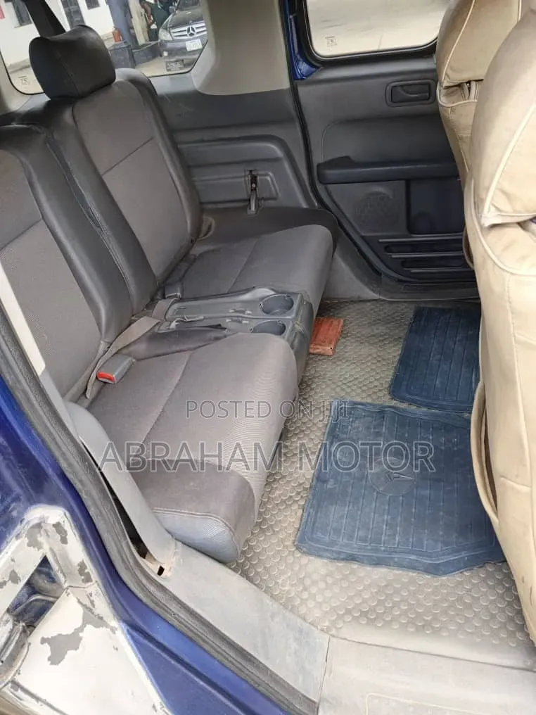 Honda Element 2004 Blue