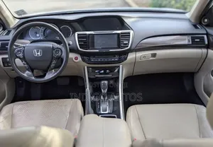 Honda Accord Touring 4dr Sedan FWD (3.5L 6cyl 6A) 2016 White