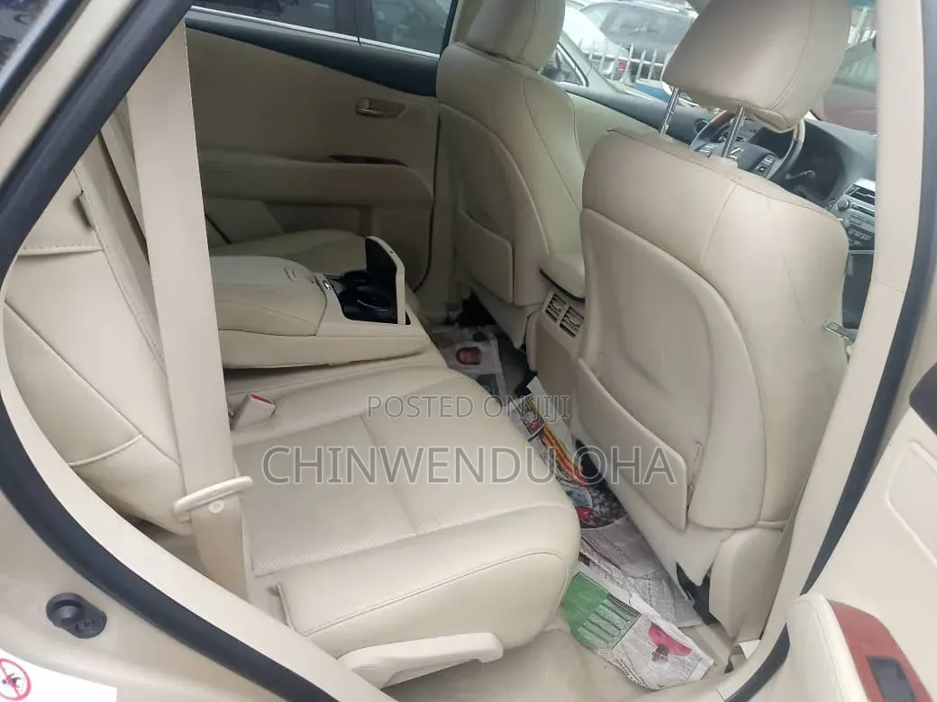 Lexus RX 2010 Gold