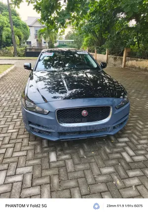 Jaguar XE 25t AWD 2018 Black