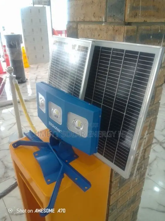 Wakatek 300W All in One Solar Flood Light With Panel